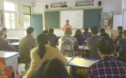 小学五年级英语教师家长会发言稿