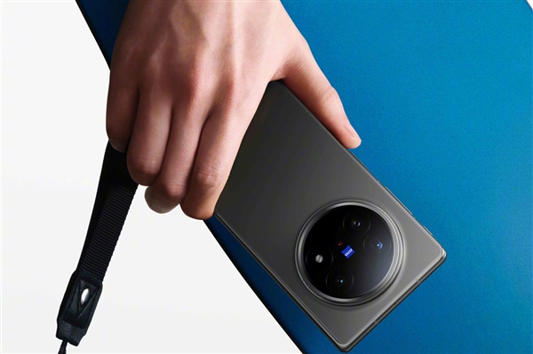 217g史上轻大折叠！vivo X Fold5发布：6999元起